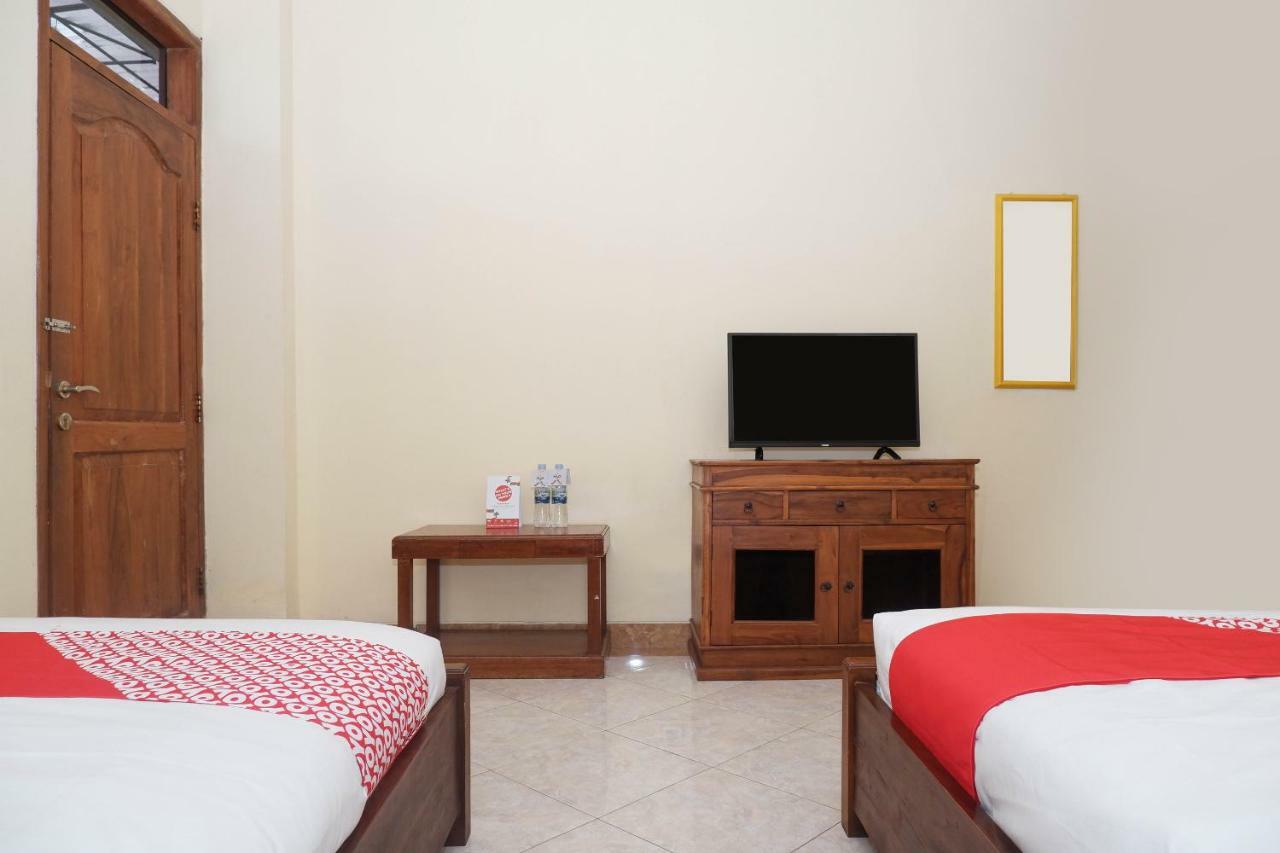 Oyo 405 Wisma Yosoputro Tanjungtirto Exterior foto